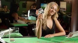 Studio live dealer jagoslot88 dengan kamera multi-sudut untuk permainan Andar Bahar dan Teen Patti